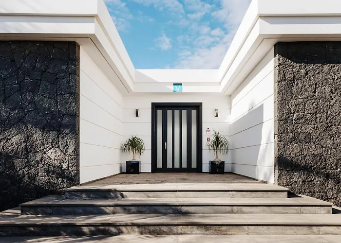 Βίλα Insignia Femés