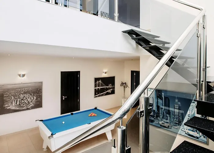 Βίλα Insignia Femés